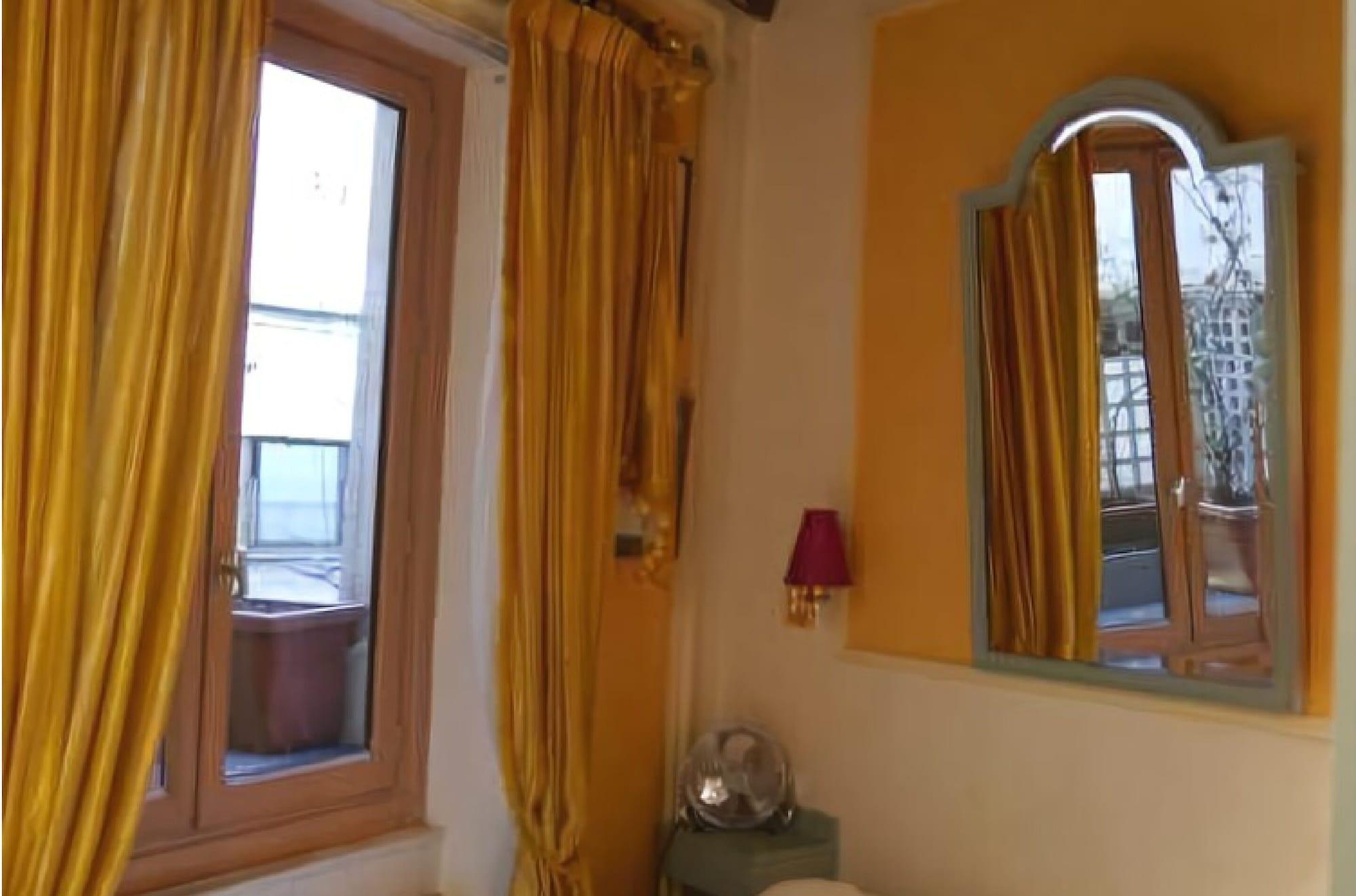 Hotel Les Degres De Notre Dame Paris Eksteriør bilde